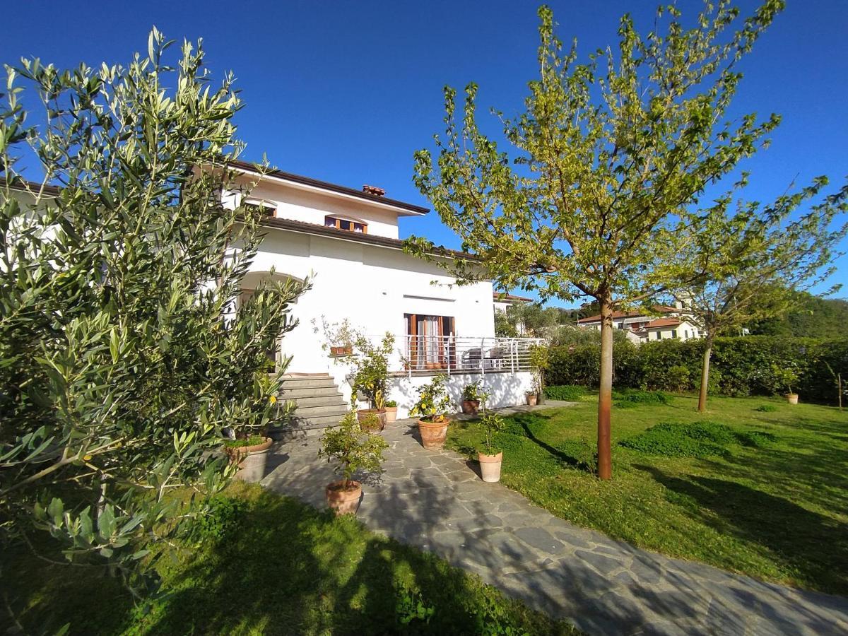 B&B Villa La Bouganville Camaiore Exterior photo