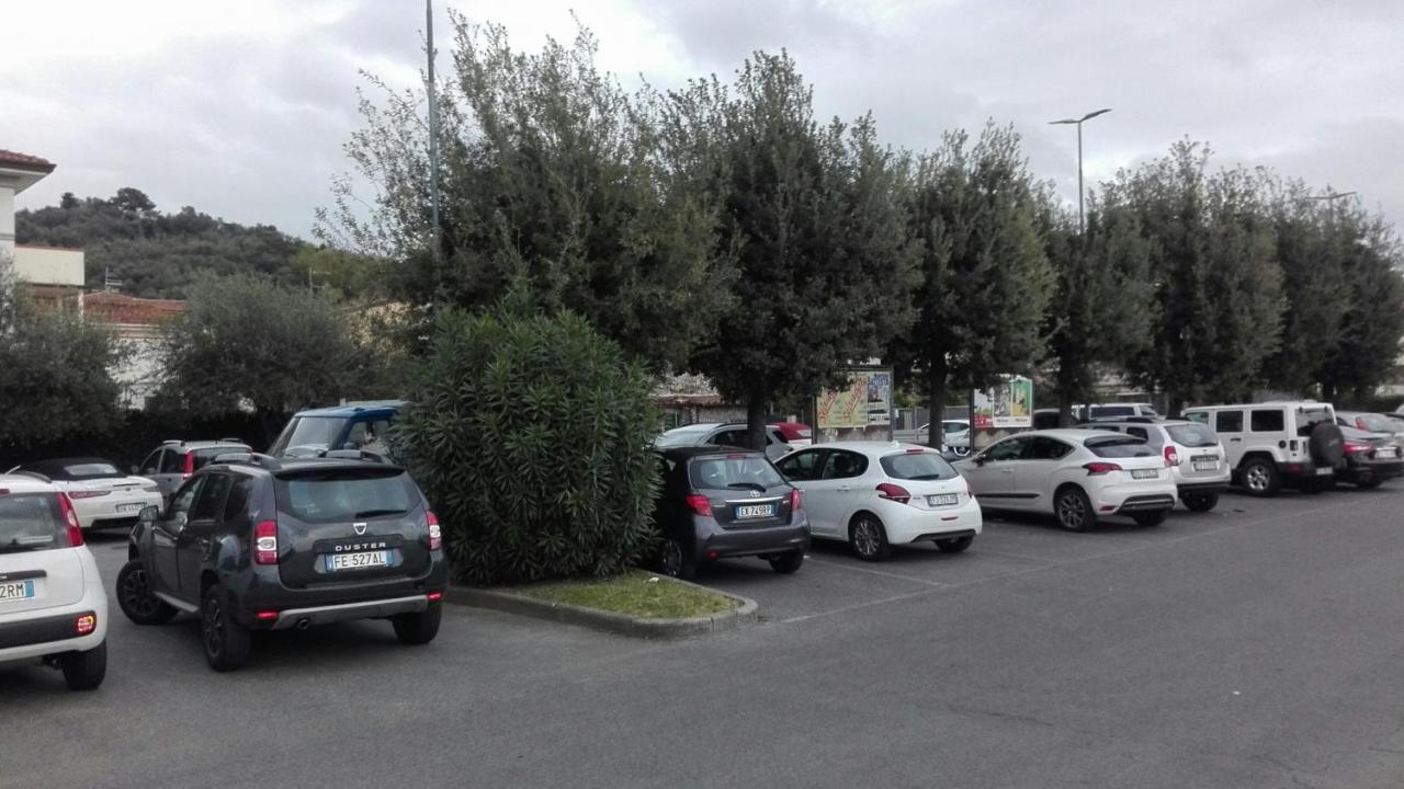 B&B Villa La Bouganville Camaiore Exterior photo